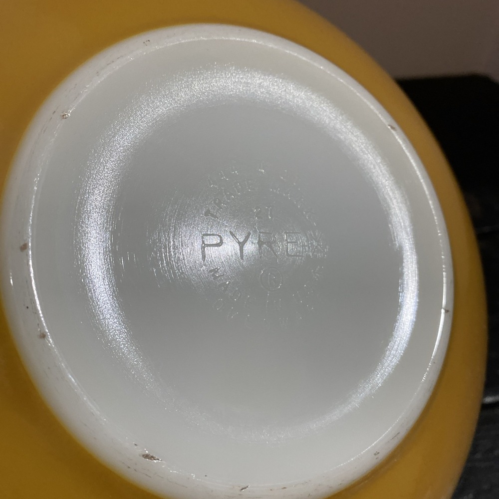 Vintage Pyrex BUTTERFLY GOLD Cinderella Nesting Mixing Bowl Large 4 Quart #444 - Picture 11 of 11
